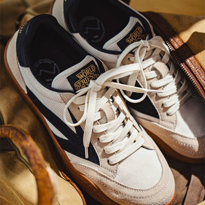 Thomas | Lace-Up Classic Sneakers