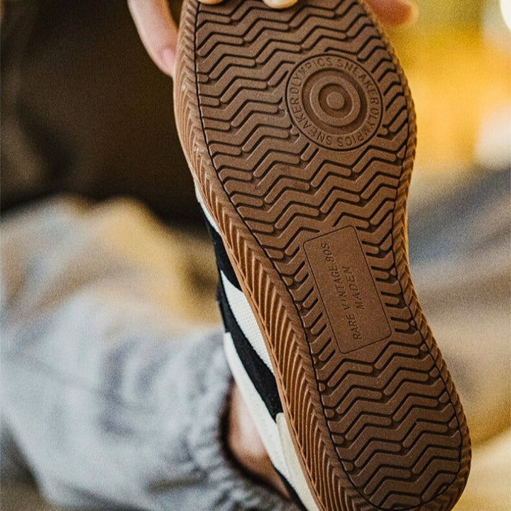 Thomas | Lace-Up Classic Sneakers